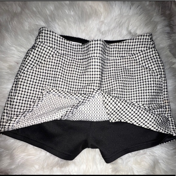 Black and White Skort - Picture 2 of 3